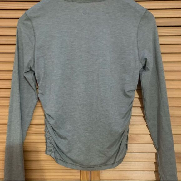 Lululemon Athletica long sleeve size 4 - Picture 3 of 5